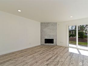 12515 NE 145th Place D127, Kirkland WA 98034