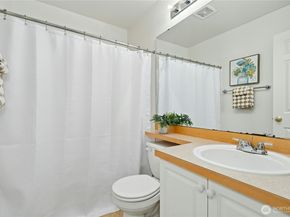 11821 NE 162nd Court, Bothell WA 98011