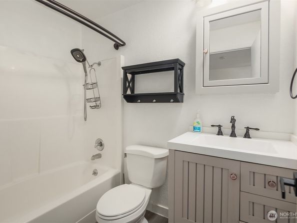 8603 244th Street SW 2D, Edmonds WA 98026