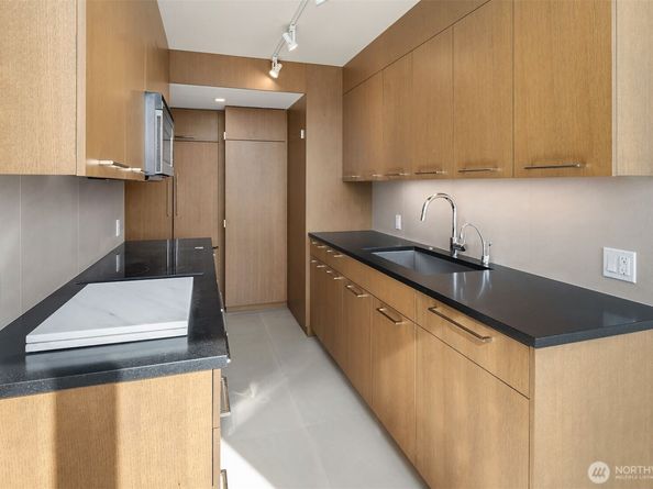1620 43rd Avenue E 13C, Seattle WA 98112