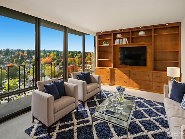 1620 43rd Avenue E 13C, Seattle WA 98112