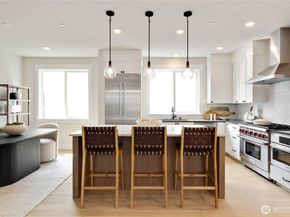 14338 149th Place NE 10, Woodinville WA 98072