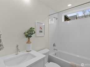 9225 C 14th Avenue NW, Seattle WA 98117