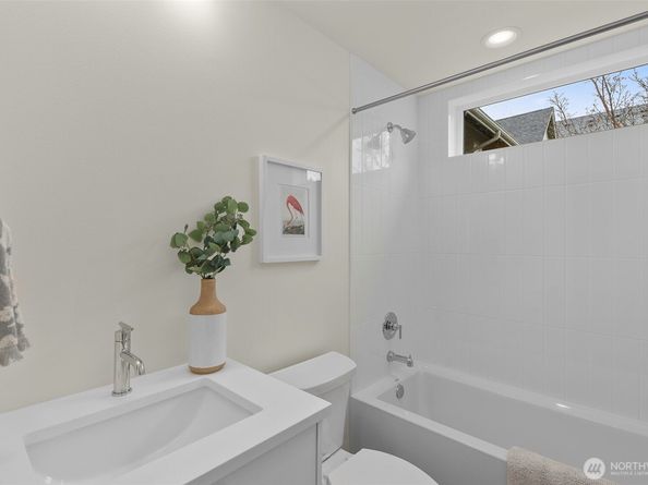 9225 C 14th Avenue NW, Seattle WA 98117