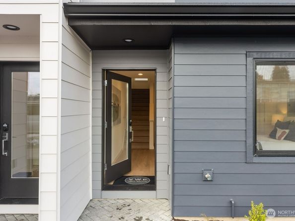 9225 C 14th Avenue NW, Seattle WA 98117