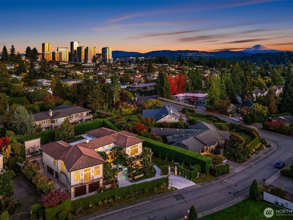 1322 91st Avenue NE, Clyde Hill WA 98004