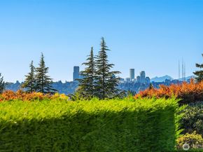 1322 91st Avenue NE, Clyde Hill WA 98004