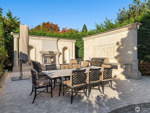 1322 91st Avenue NE, Clyde Hill WA 98004