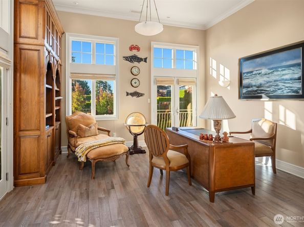 1322 91st Avenue NE, Clyde Hill WA 98004