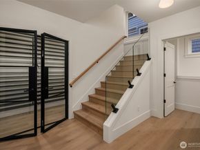 1027 McGilvra Boulevard E, Seattle WA 98112