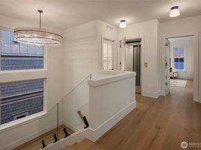 1027 McGilvra Boulevard E, Seattle WA 98112