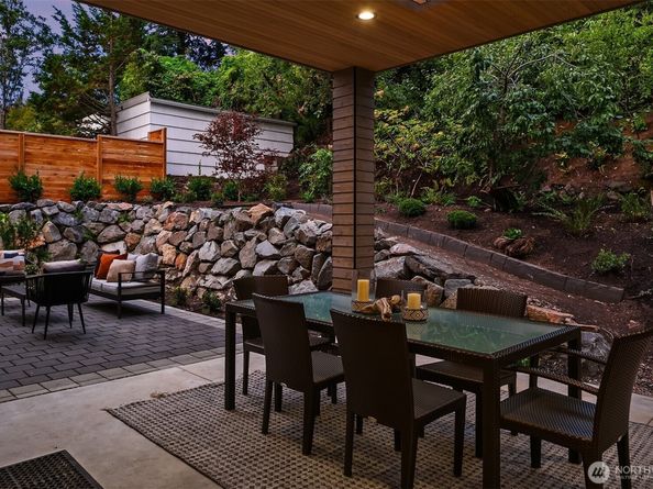 1027 McGilvra Boulevard E, Seattle WA 98112