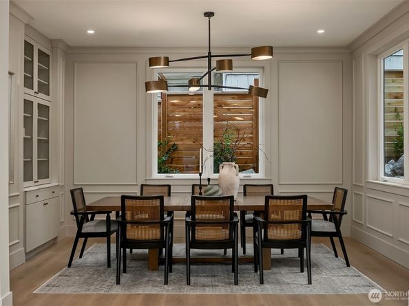 1027 McGilvra Boulevard E, Seattle WA 98112