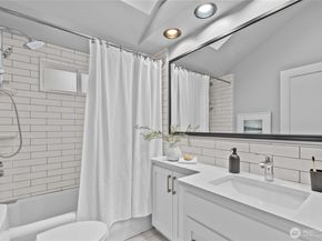 557 NE 91st Street, Seattle WA 98115