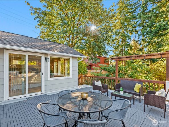 557 NE 91st Street, Seattle WA 98115