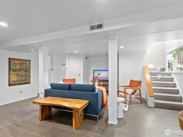 557 NE 91st Street, Seattle WA 98115