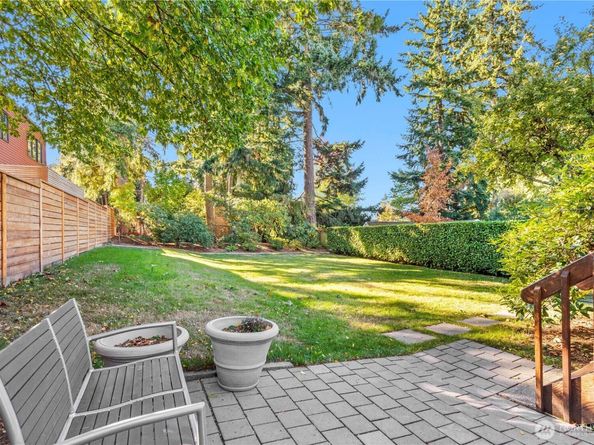 557 NE 91st Street, Seattle WA 98115