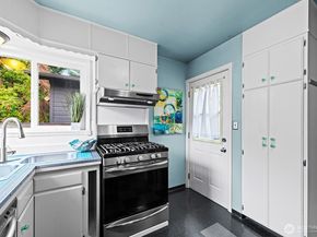 10205 35th Avenue SW, Seattle WA 98146