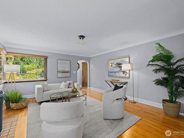 10205 35th Avenue SW, Seattle WA 98146