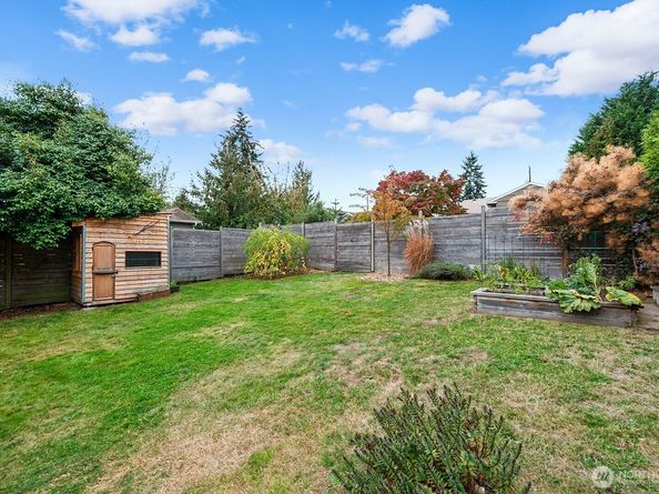 10205 35th Avenue SW, Seattle WA 98146