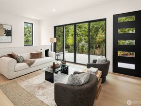 270 118th Avenue SE, Bellevue WA 98005