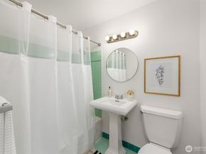 530 W Olympic Place 406, Seattle WA 98119