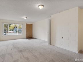 26820 16th Avenue S, Des Moines WA 98198