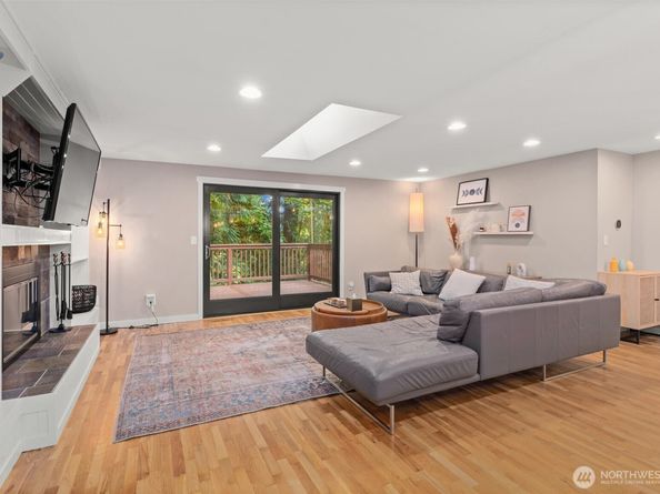 825 Wildwood Boulevard SW, Issaquah WA 98027