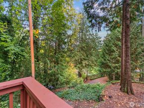 825 Wildwood Boulevard SW, Issaquah WA 98027