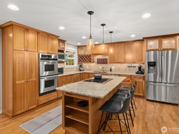 825 Wildwood Boulevard SW, Issaquah WA 98027