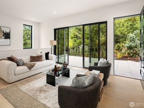 262 118th Avenue SE, Bellevue WA 98005