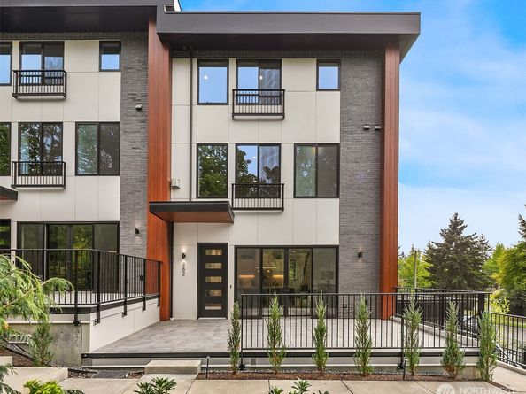 262 118th Avenue SE, Bellevue WA 98005