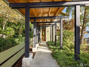 10403 NE Seaborn Road, Bainbridge Island WA 98110