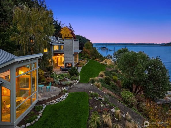 10403 NE Seaborn Road, Bainbridge Island WA 98110