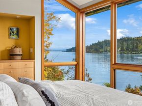 10403 NE Seaborn Road, Bainbridge Island WA 98110
