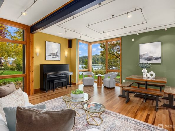 10403 NE Seaborn Road, Bainbridge Island WA 98110