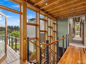 10403 NE Seaborn Road, Bainbridge Island WA 98110