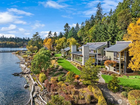 10403 NE Seaborn Road, Bainbridge Island WA 98110