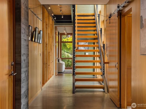 10403 NE Seaborn Road, Bainbridge Island WA 98110