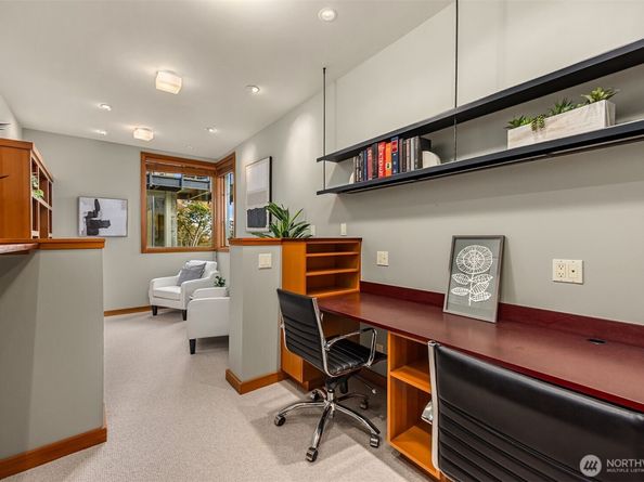 10403 NE Seaborn Road, Bainbridge Island WA 98110