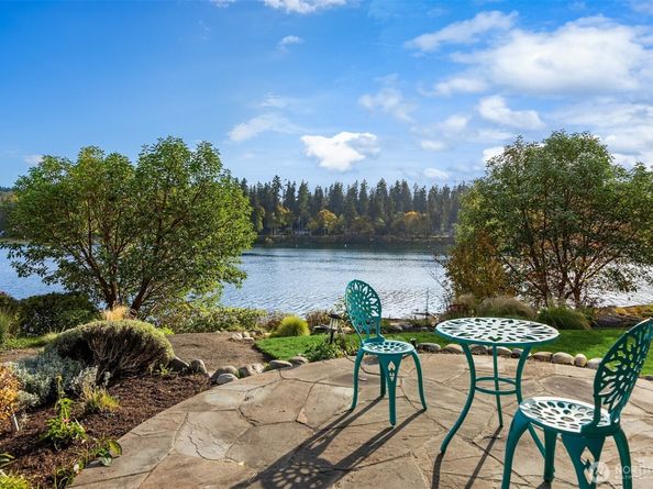 10403 NE Seaborn Road, Bainbridge Island WA 98110