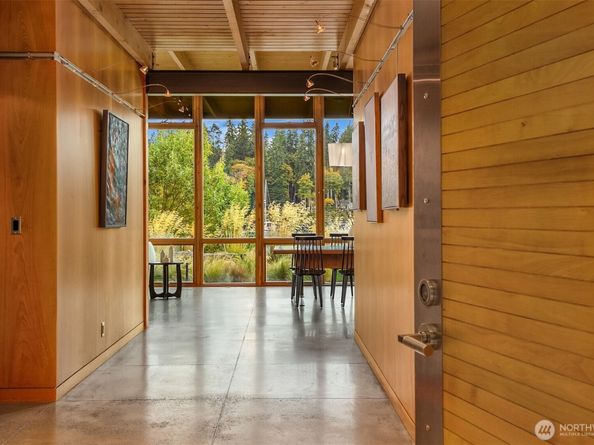10403 NE Seaborn Road, Bainbridge Island WA 98110