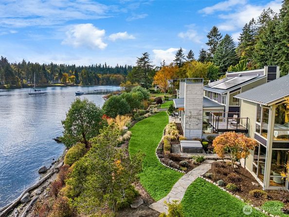 10403 NE Seaborn Road, Bainbridge Island WA 98110