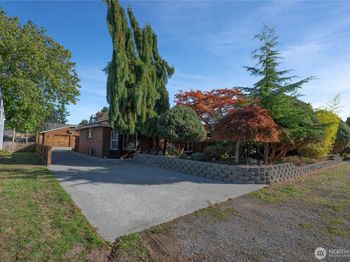 415 Rose Way