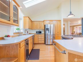 415 Rose Way, Everett WA 98203