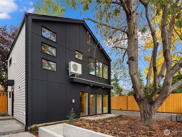 2840 NW 62nd Street, Seattle WA 98107