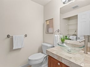 4231 NE 5th Street A201, Renton WA 98059