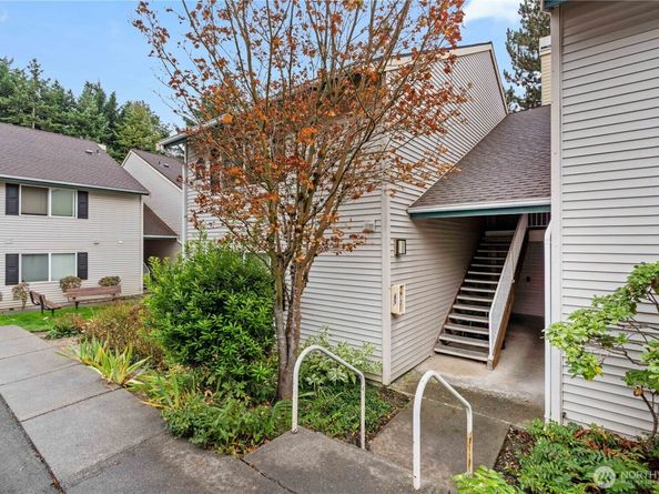 4231 NE 5th Street A201, Renton WA 98059