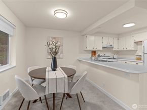 4231 NE 5th Street A201, Renton WA 98059