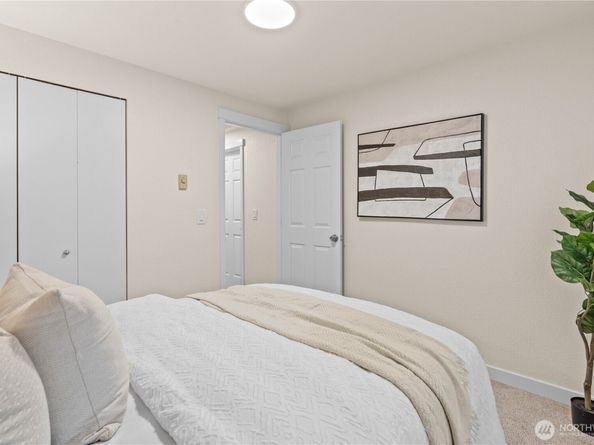 4231 NE 5th Street A201, Renton WA 98059